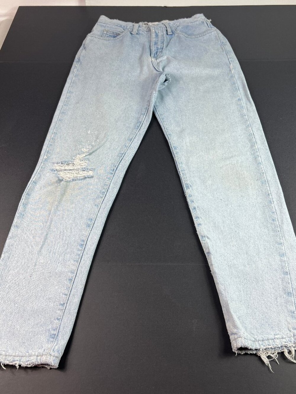 VTG Guess Jeans Womens 26x28* Mid Rise Straight Ankle Blue Thrashed Denim Tag 26